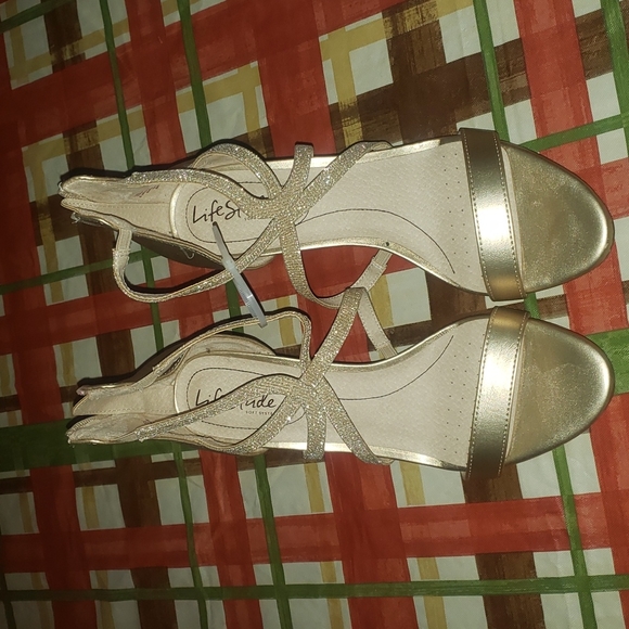 New Life Stride soft system flex heels. (2.75 inches) size 10 - Picture 1 of 7
